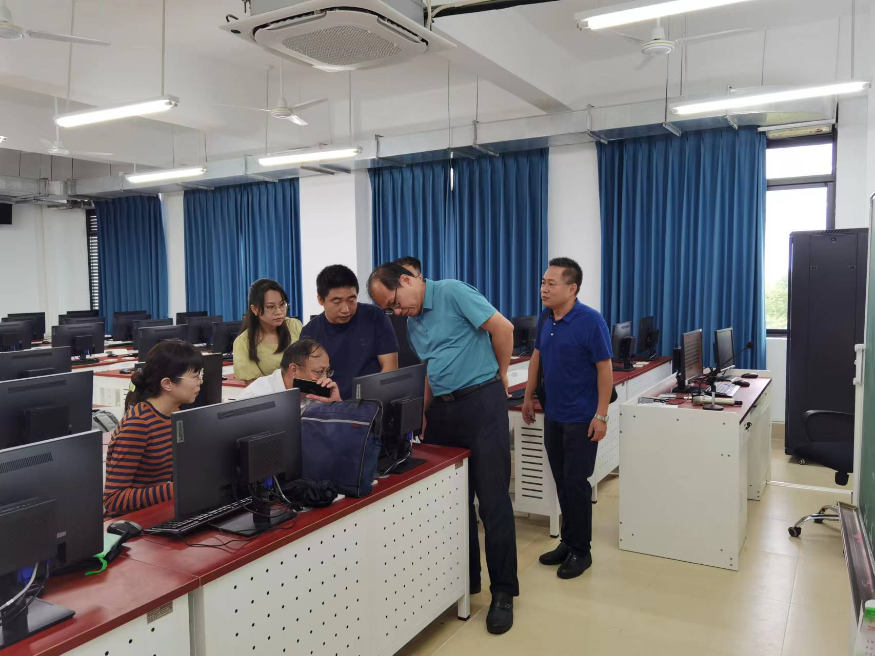 我院信息技术教学部开展桂林洋校区新实验室使用培训会