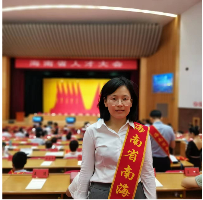 喜迎我校第二次党代会-我院党代表风采：龙海侠