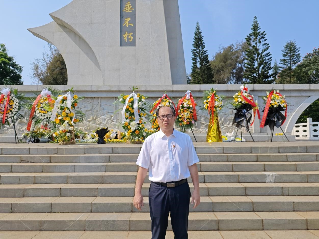 “缅怀革命先烈，弘扬爱国精神” ——我院学生党支部组织清明节主题党日活动