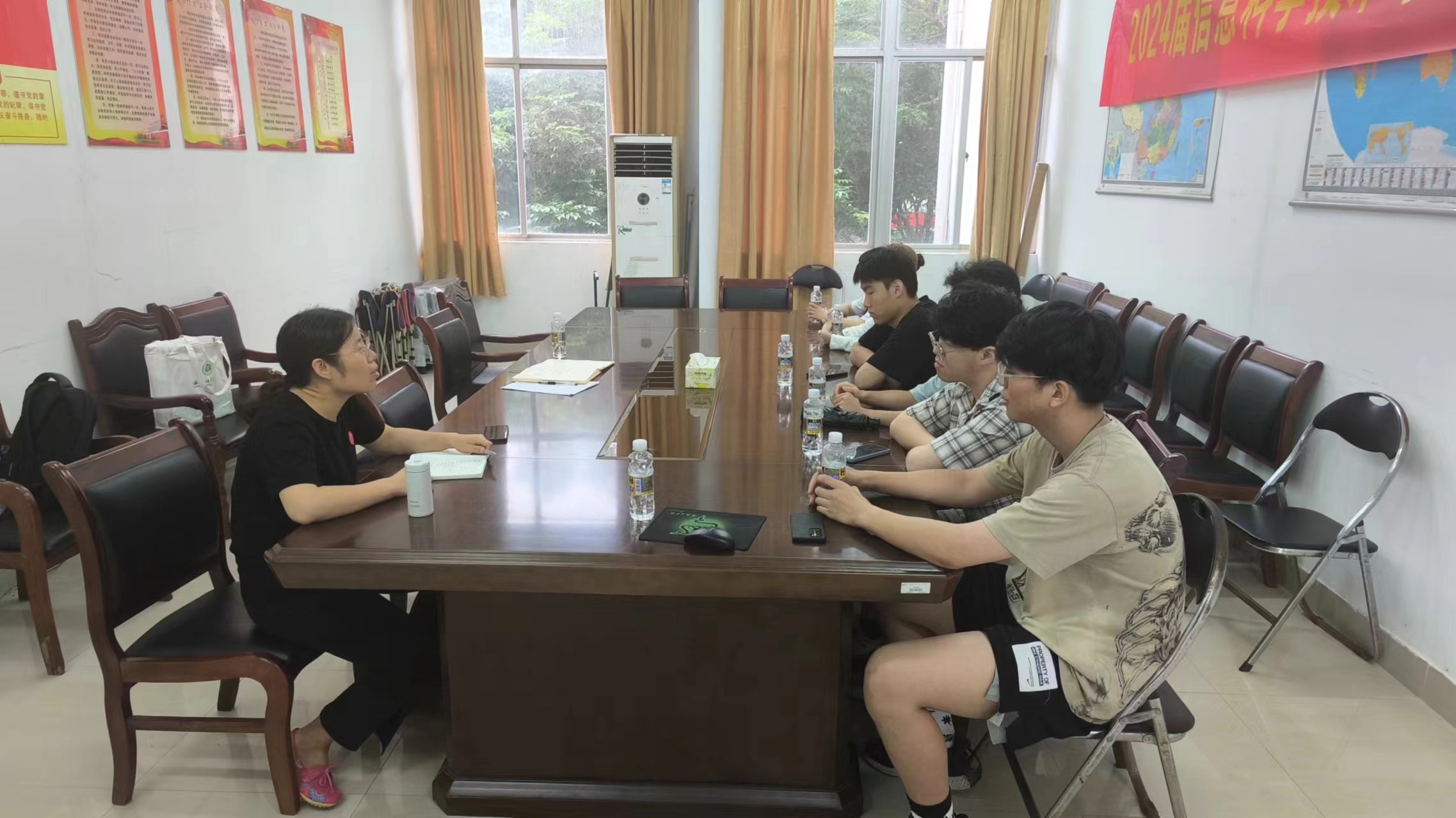 我院网络空间安全专业召开师生座谈会